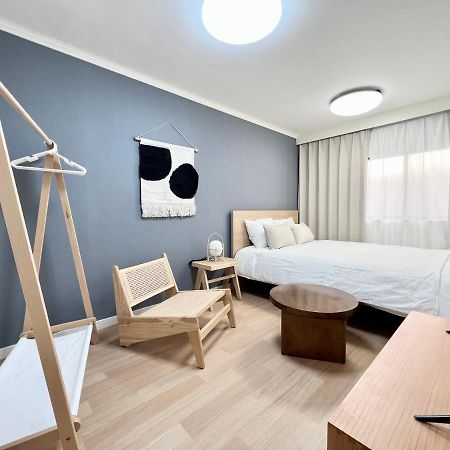 Tranquil House With 3 Bedrooms 7Min To Metro Straight To Shinjuku And Shibuya Токіо Екстер'єр фото